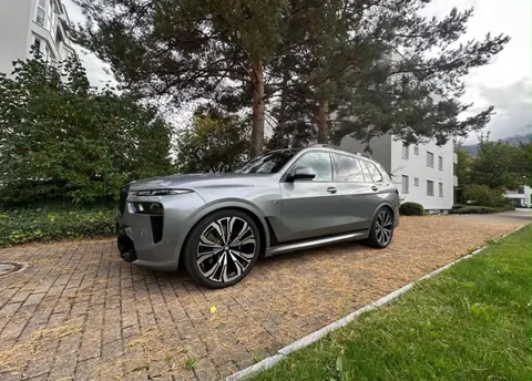 Foto 2 nga 4 — BMW X7