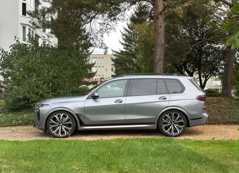 Foto 4 nga 4 — BMW X7