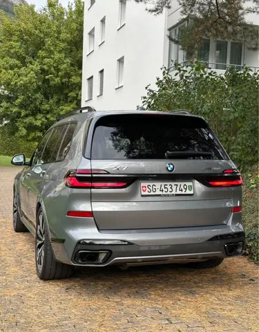 Foto 3 nga 4 — BMW X7